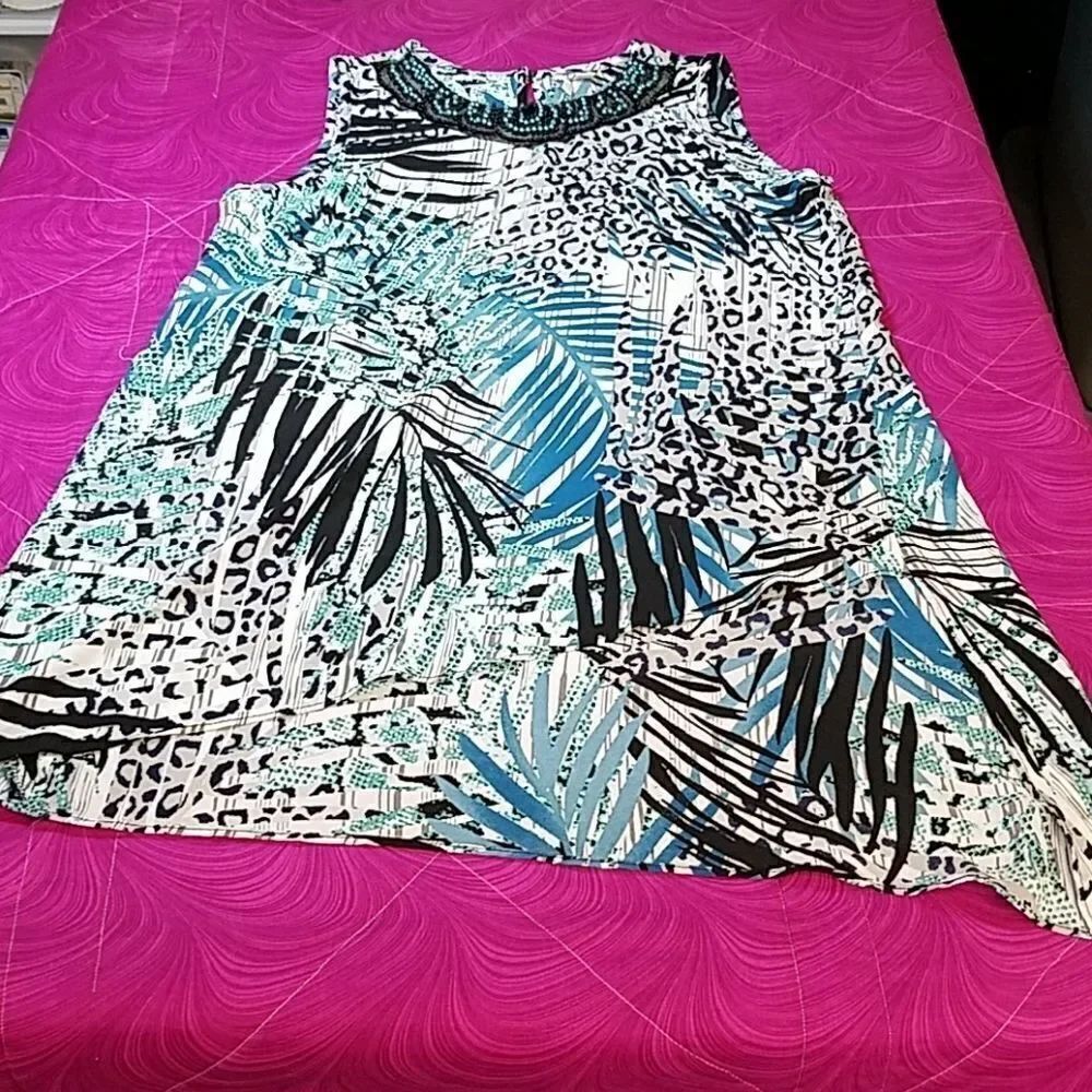 ✔ 5 for $25 Est. 1946 blouse size small